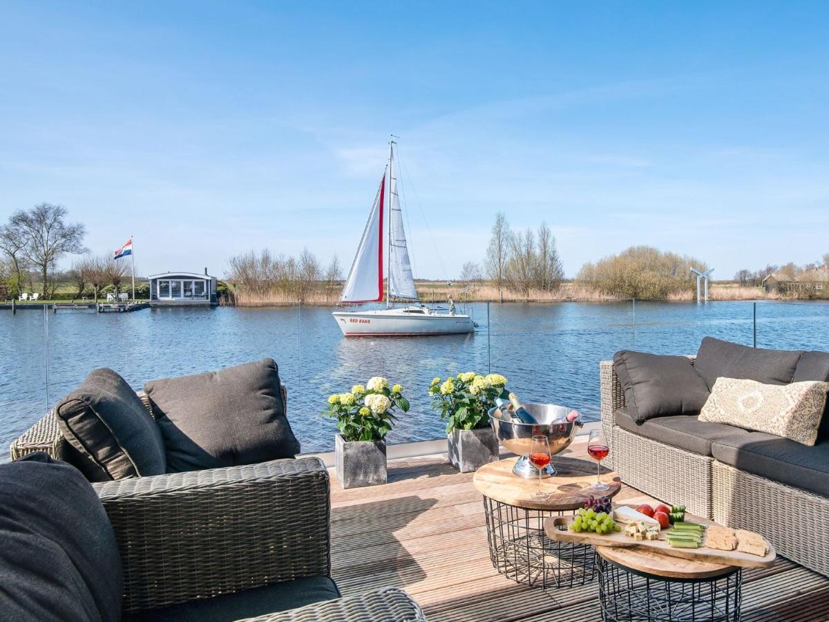 Very Spacious 8-Person Holiday Home In Friesland With Three Bedrooms De Veenhoop Bagian luar foto